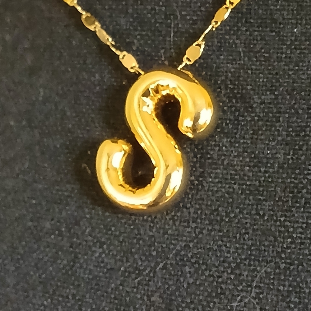 SUMMER'S COMING! "S" BUBBLE LETTER ADJUSTABLE PENDANT😲 - Picture 3 of 7